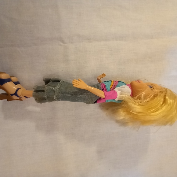 Vtg 2001 MGA Dancing Chloe Bratz Doll Short Hair Full Figure - Picture 6 of 6